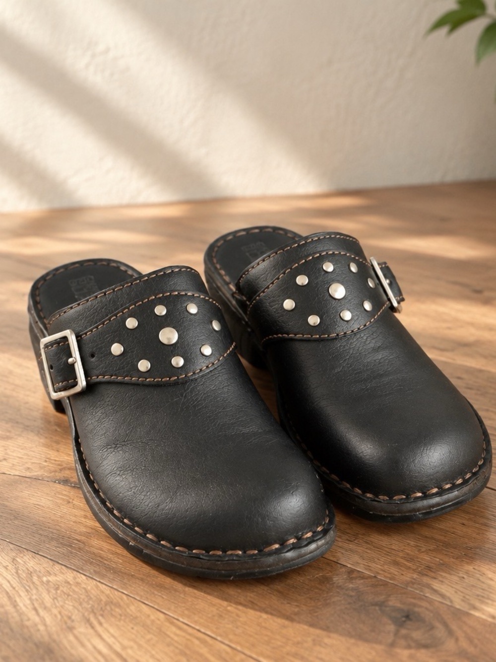 Canyon River Blues Studded Leather Clogs  Womens size 7  Biker , Moto